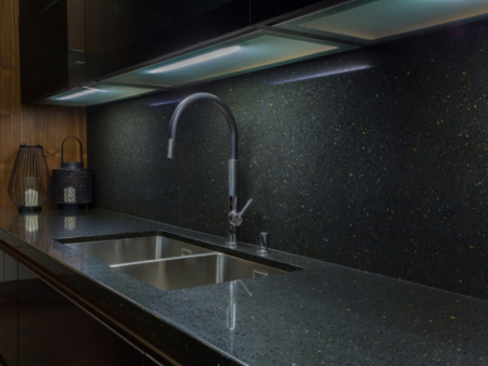 Плита кварцевая  Black  0016 1400x3000 20mm